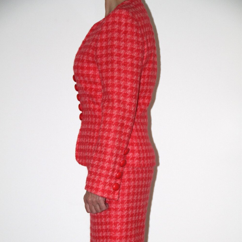 GIVENCHY COUTURE Paris Jacket Skirt Suit Coral Boucle Knit France VTG Size 40 EU